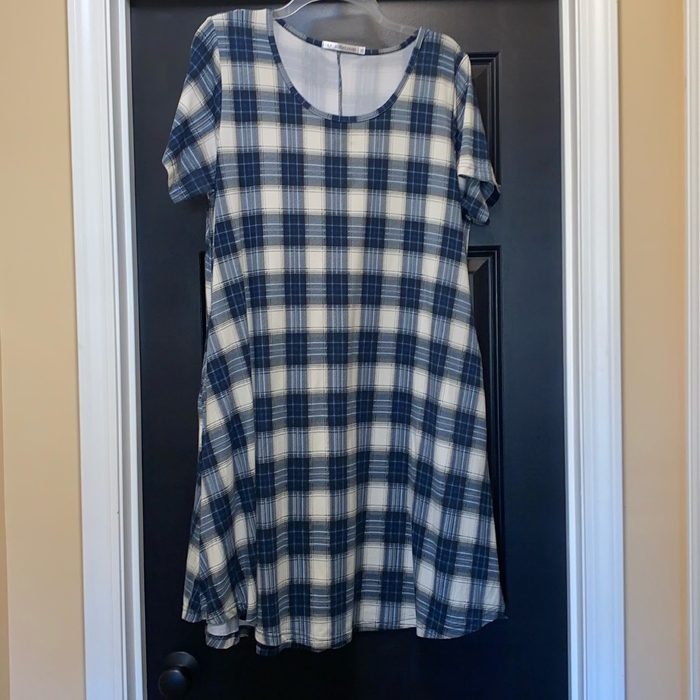 JollieLovin rayon spandex, T-shirt, dress navy plaid size 2X EUC pockets!